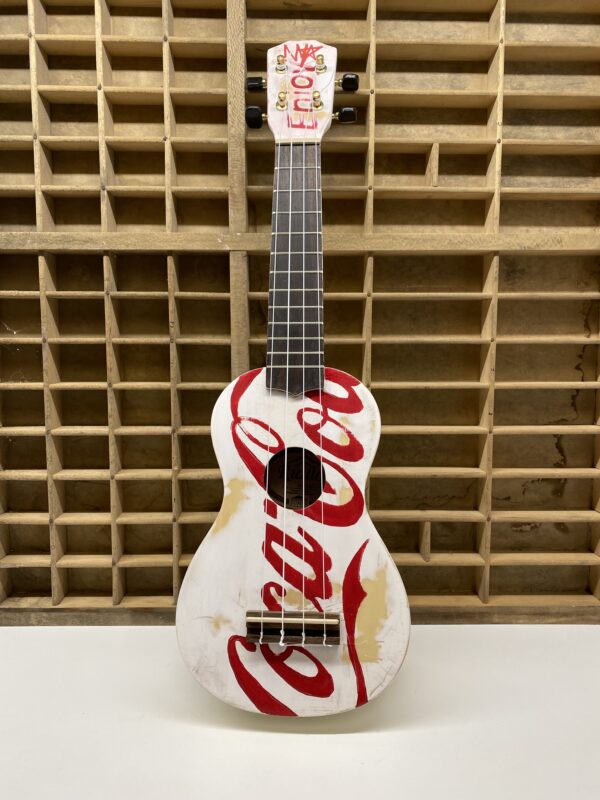 Ukulele Coca Cola 1